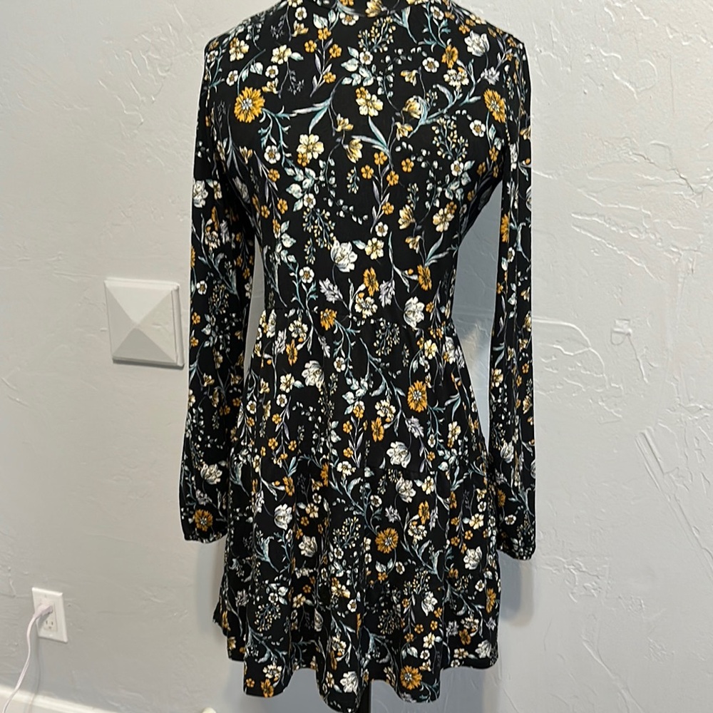 Good Luck Gem Navy Floral Long Sleeve Dress, Size Medium.